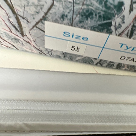 PiePieBuy Women's Pointed Toe Ankle Boots Chunky Stacked Low Heel V Cut Side - Picture 7 of 7